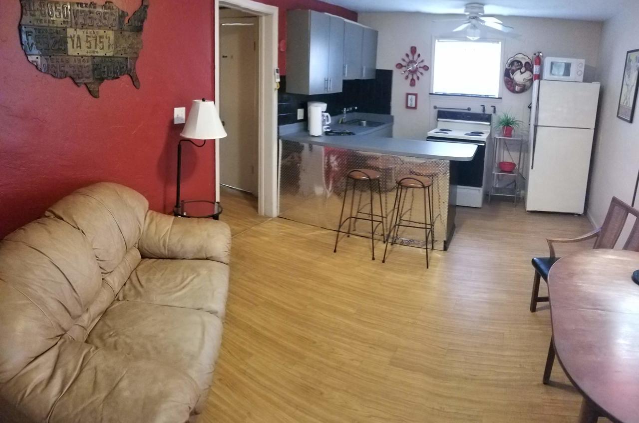 Leather Guest House-gay Male Only Hotel