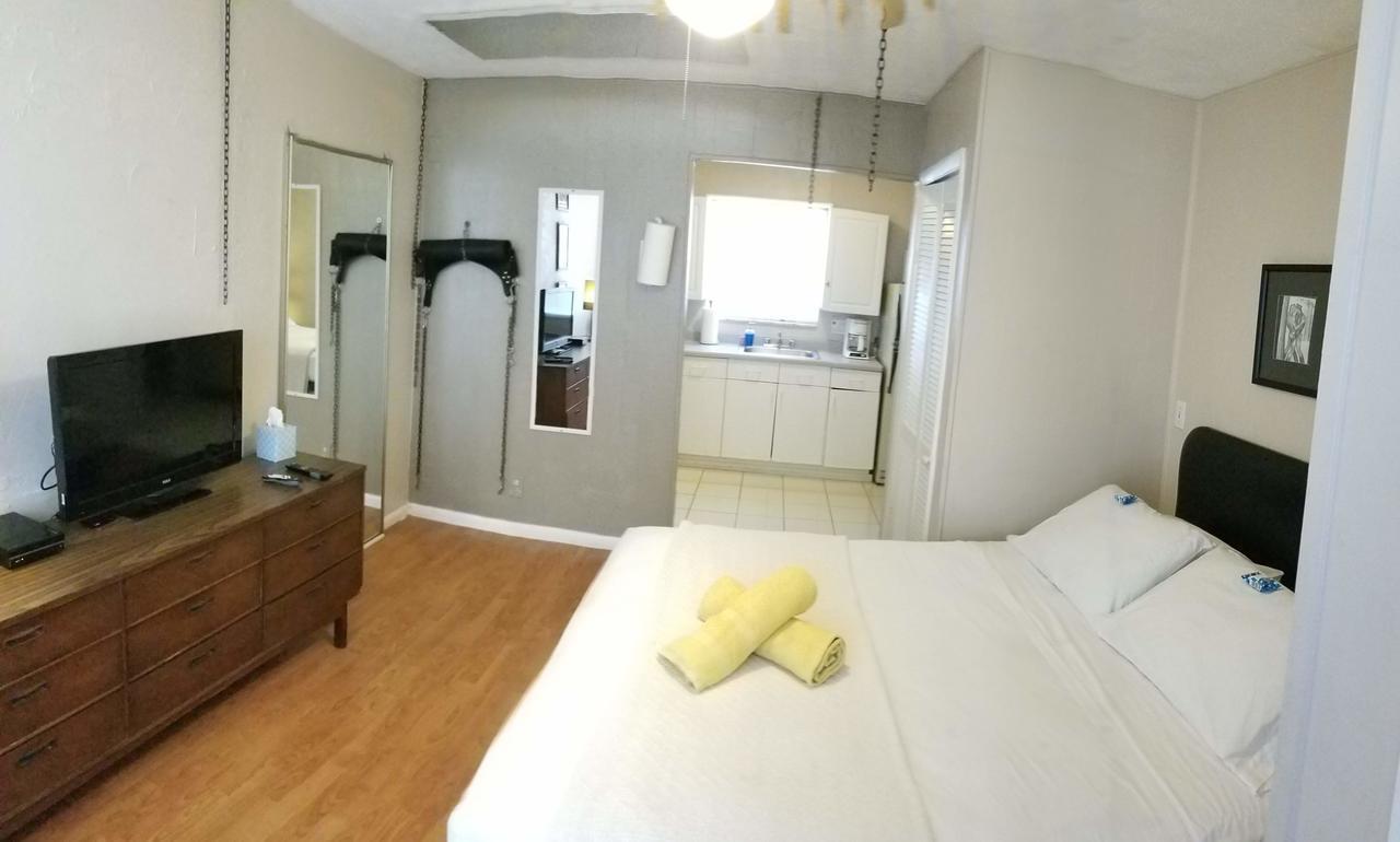 Leather Guest House-gay Male Only Hotel 3*