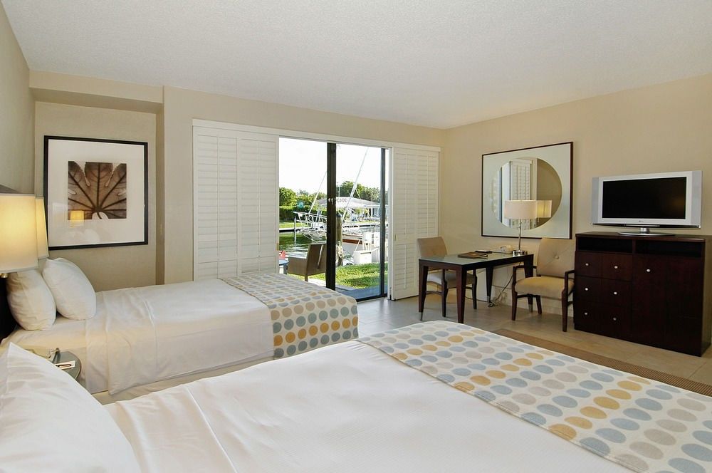 Hotel Pier Sixty-six 5*