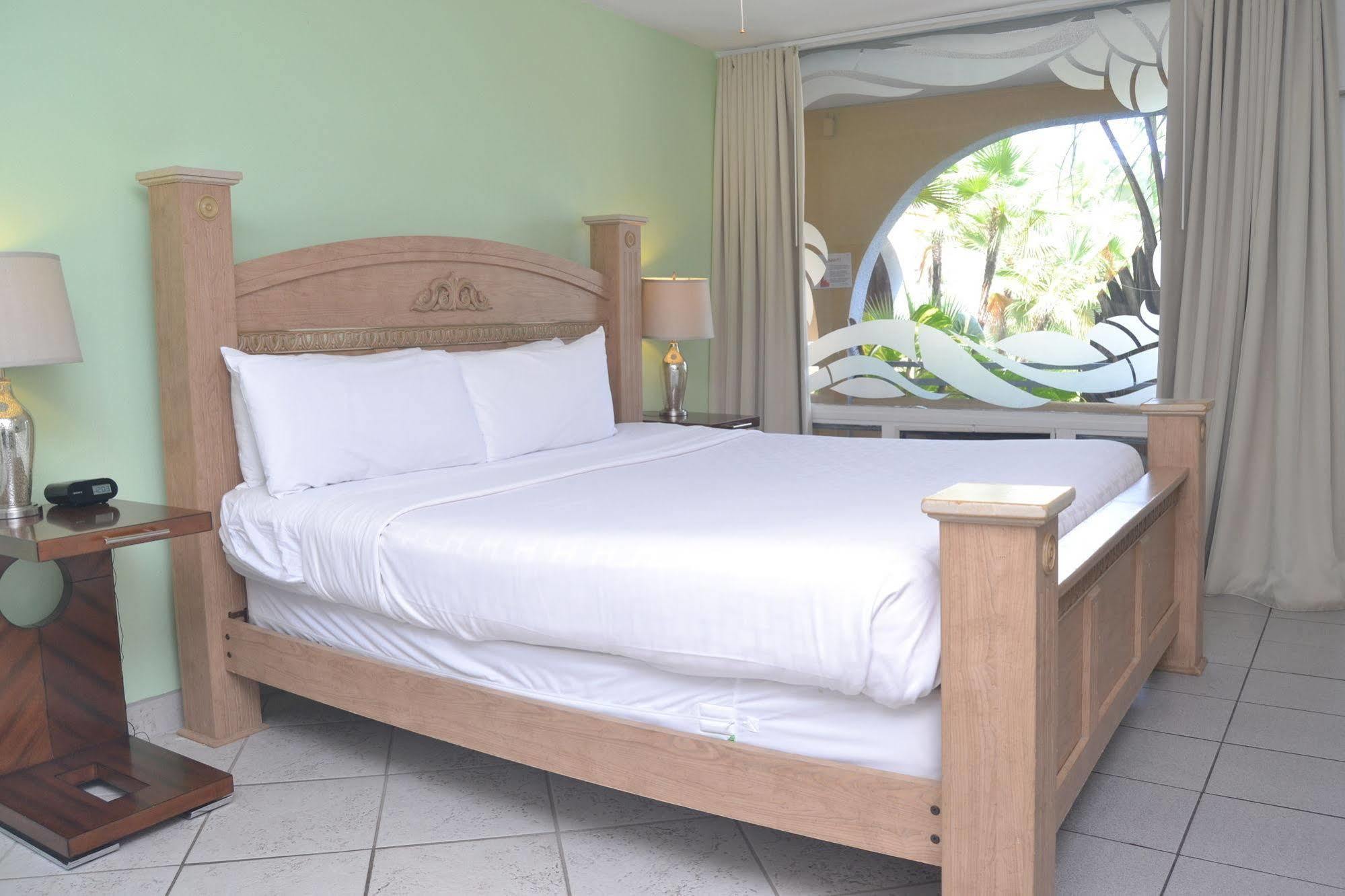 Hotel Tropi Rock