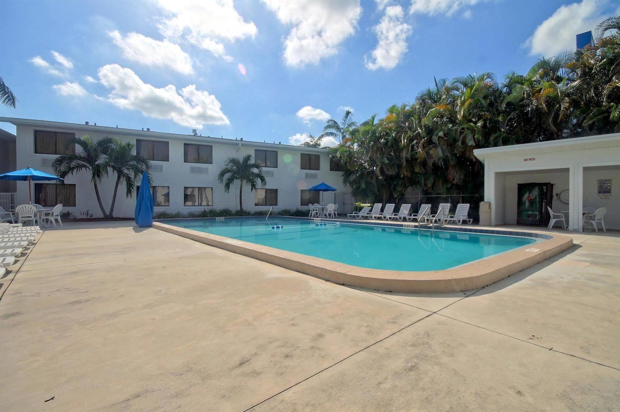 Hotel 6-fort Lauderdale, Fl 2*