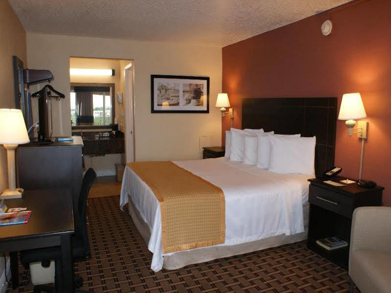 Days By Wyndham Lauderdale-oakland Park Airport N 2*