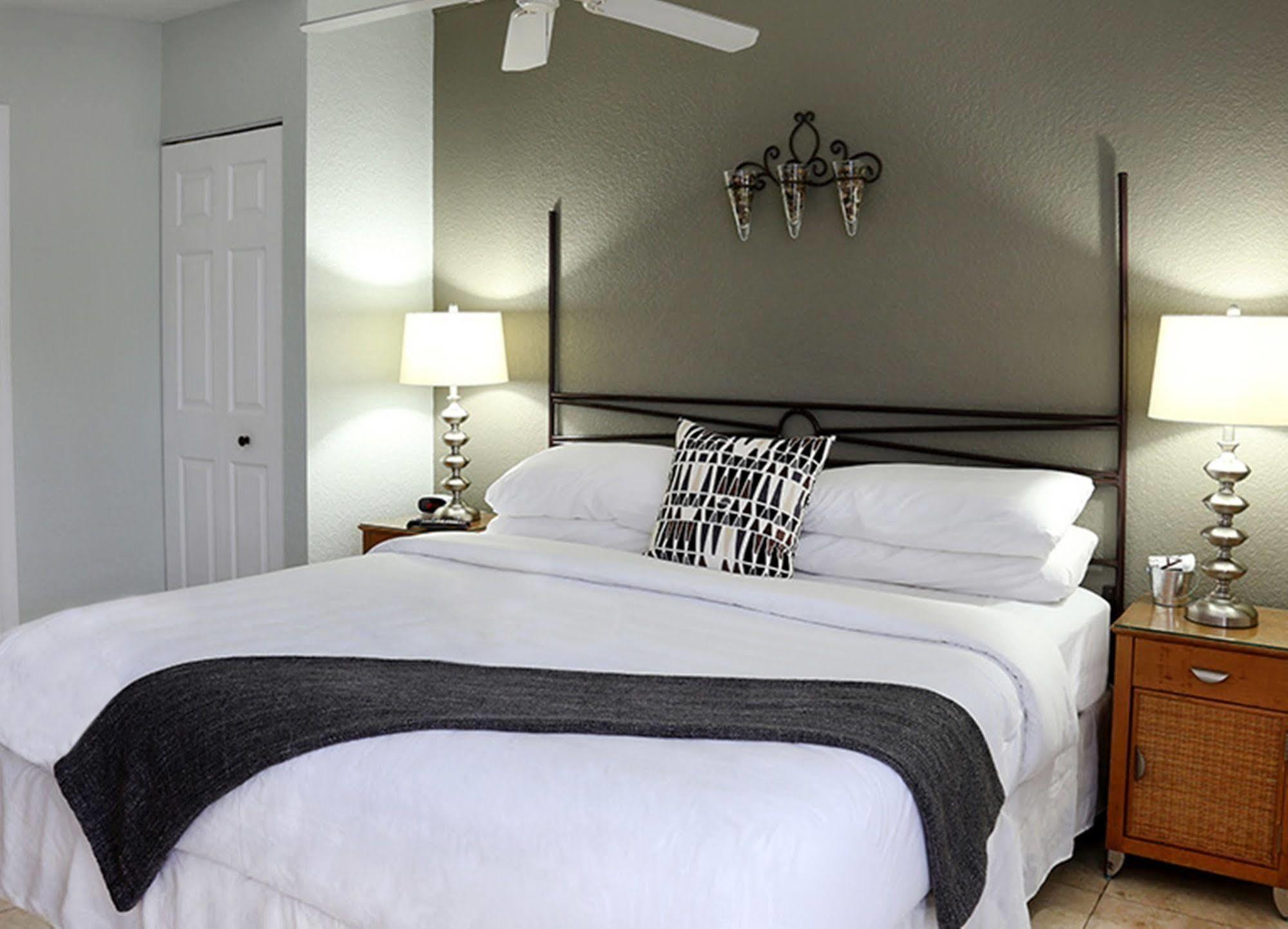 The Cabanas Guesthouse & Spa - Gay Resort Catering To Gay Men Resort 4*