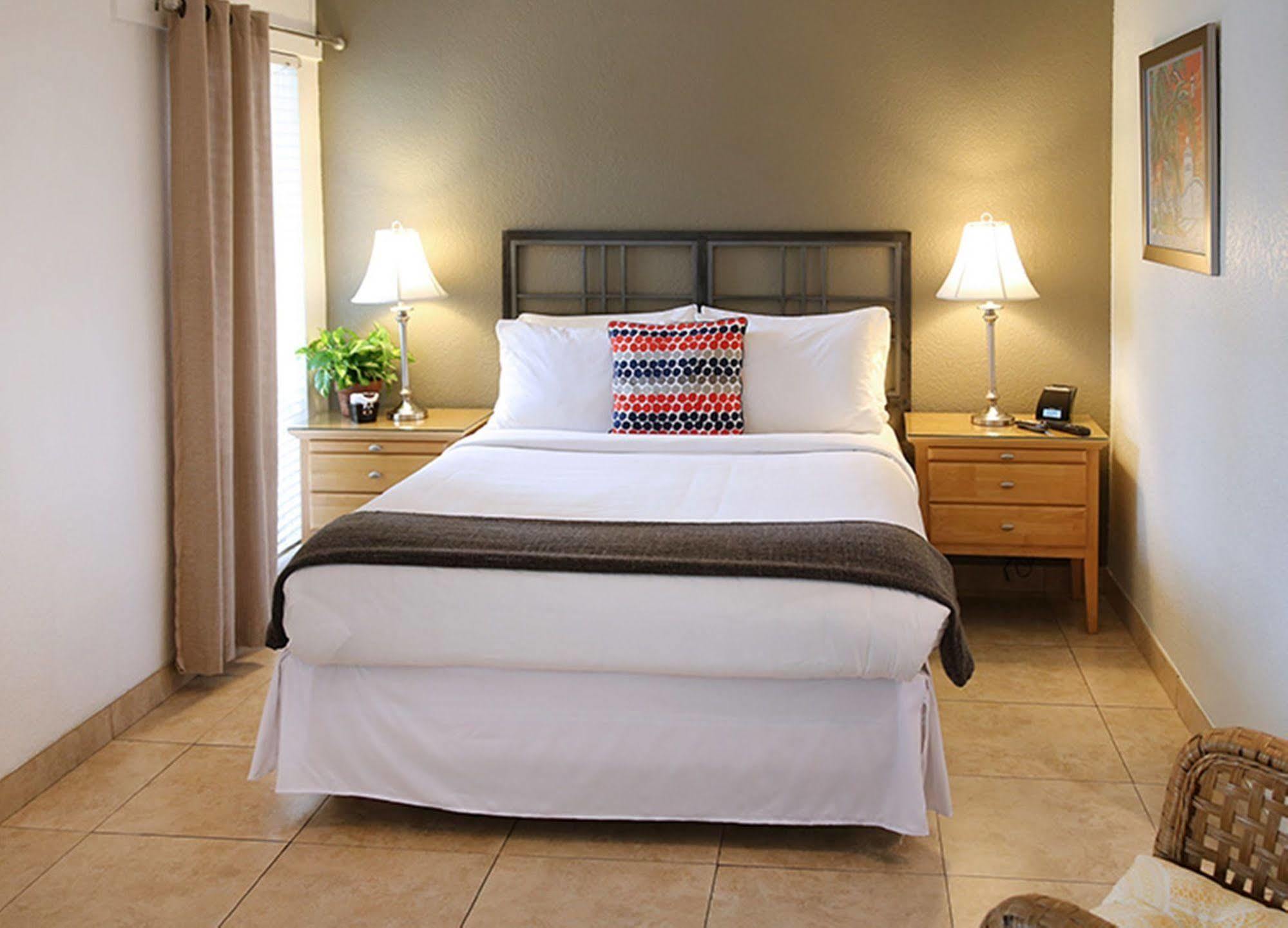 The Cabanas Guesthouse & Spa - Gay Resort Catering To Gay Men Resort 4*
