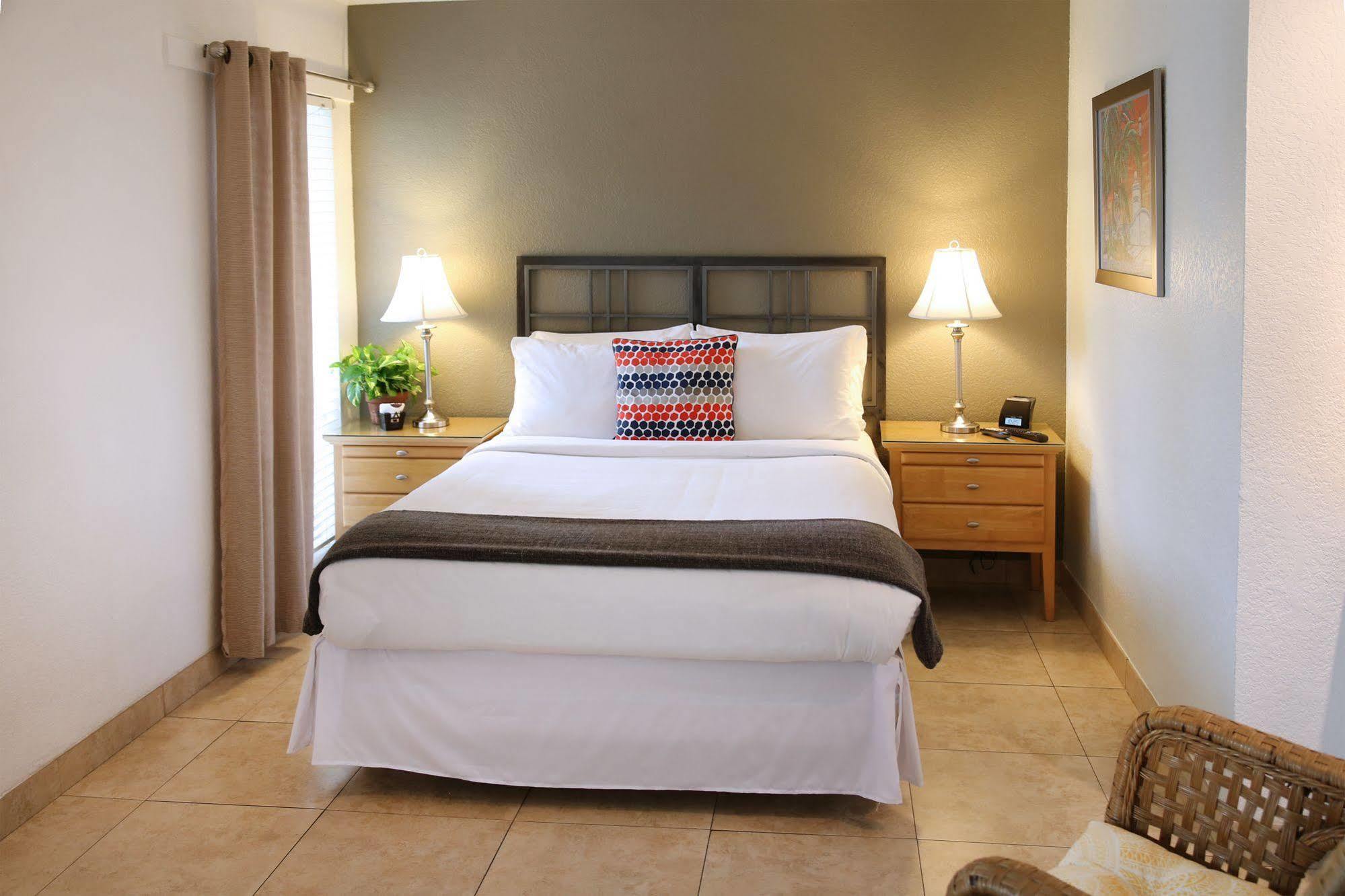 Resort The Cabanas Guesthouse & Spa - Gay Resort Catering To Gay Men