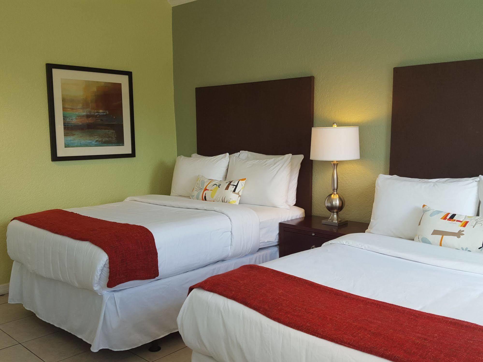 The Cabanas Guesthouse & Spa - Gay Resort Catering To Gay Men Fort Lauderdale