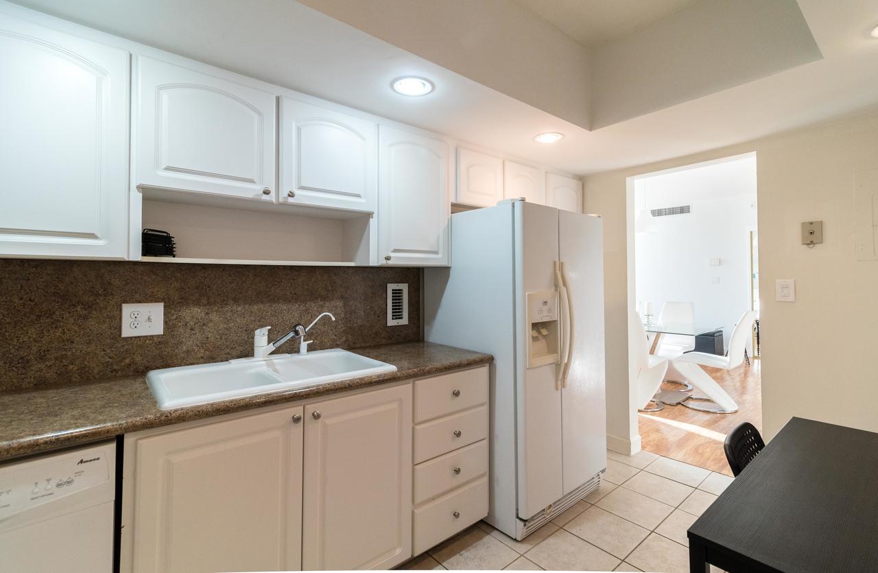 Tides Hollywood Apartment