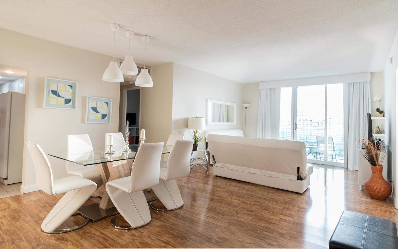 Tides Hollywood Apartment