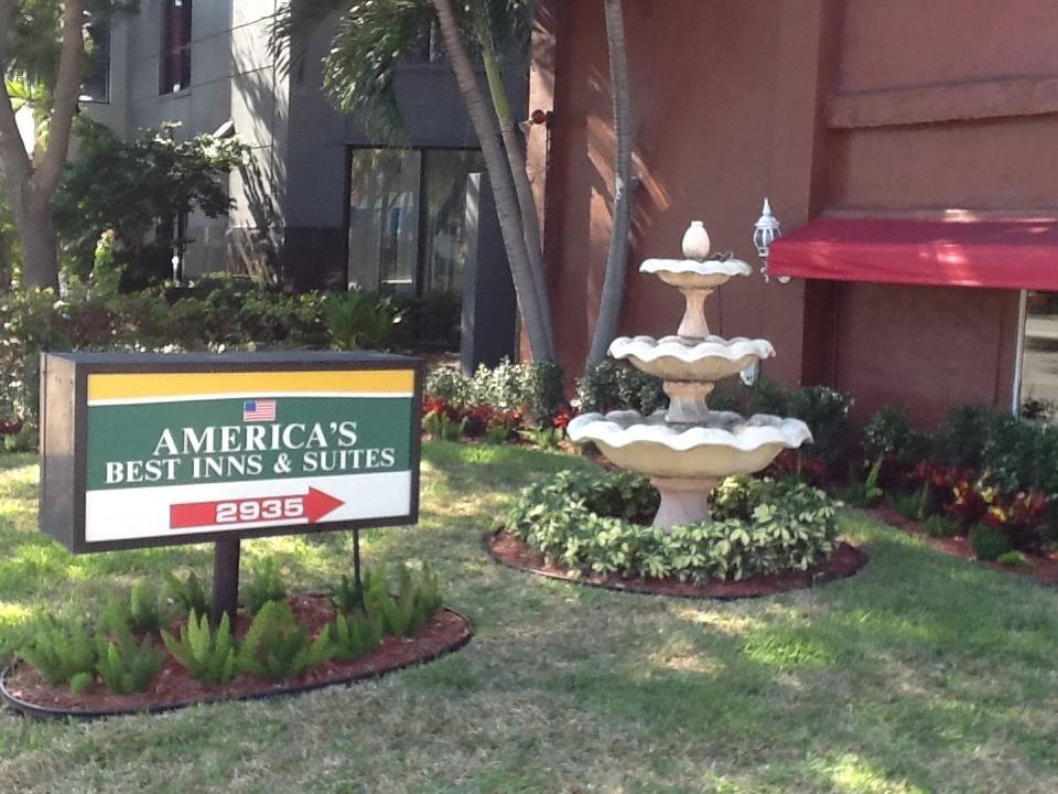 America's & Lauderdale North Motel 2*