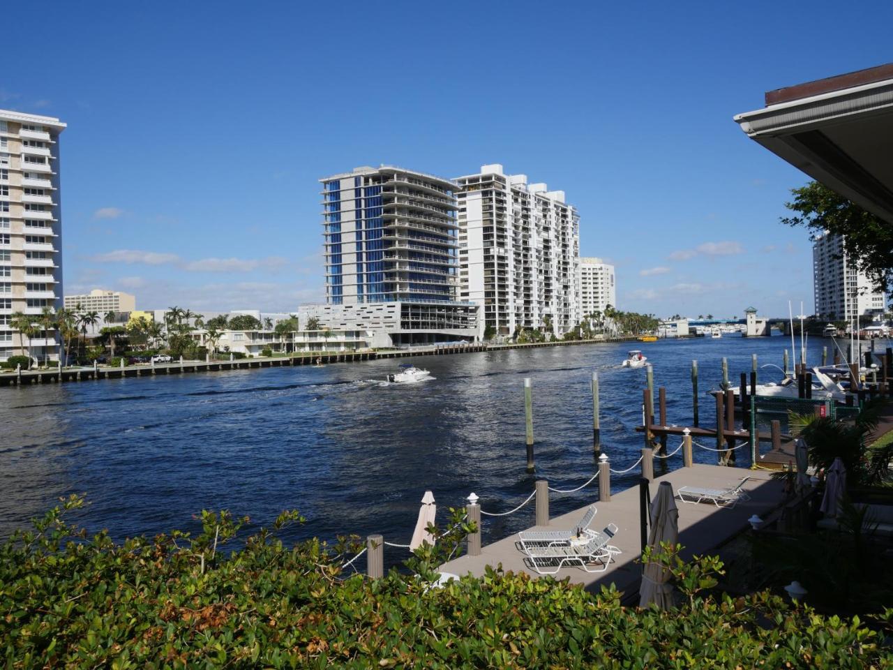 Hotel Isle Yacht Club
