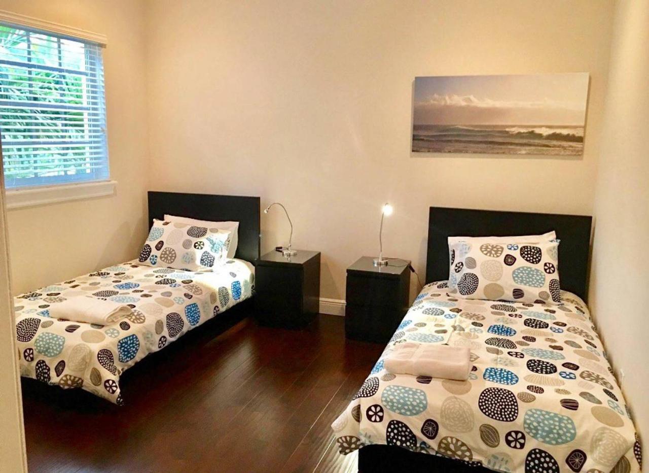 Holiday home New 4 Bedroom House Close To Everything In Fll#320 *