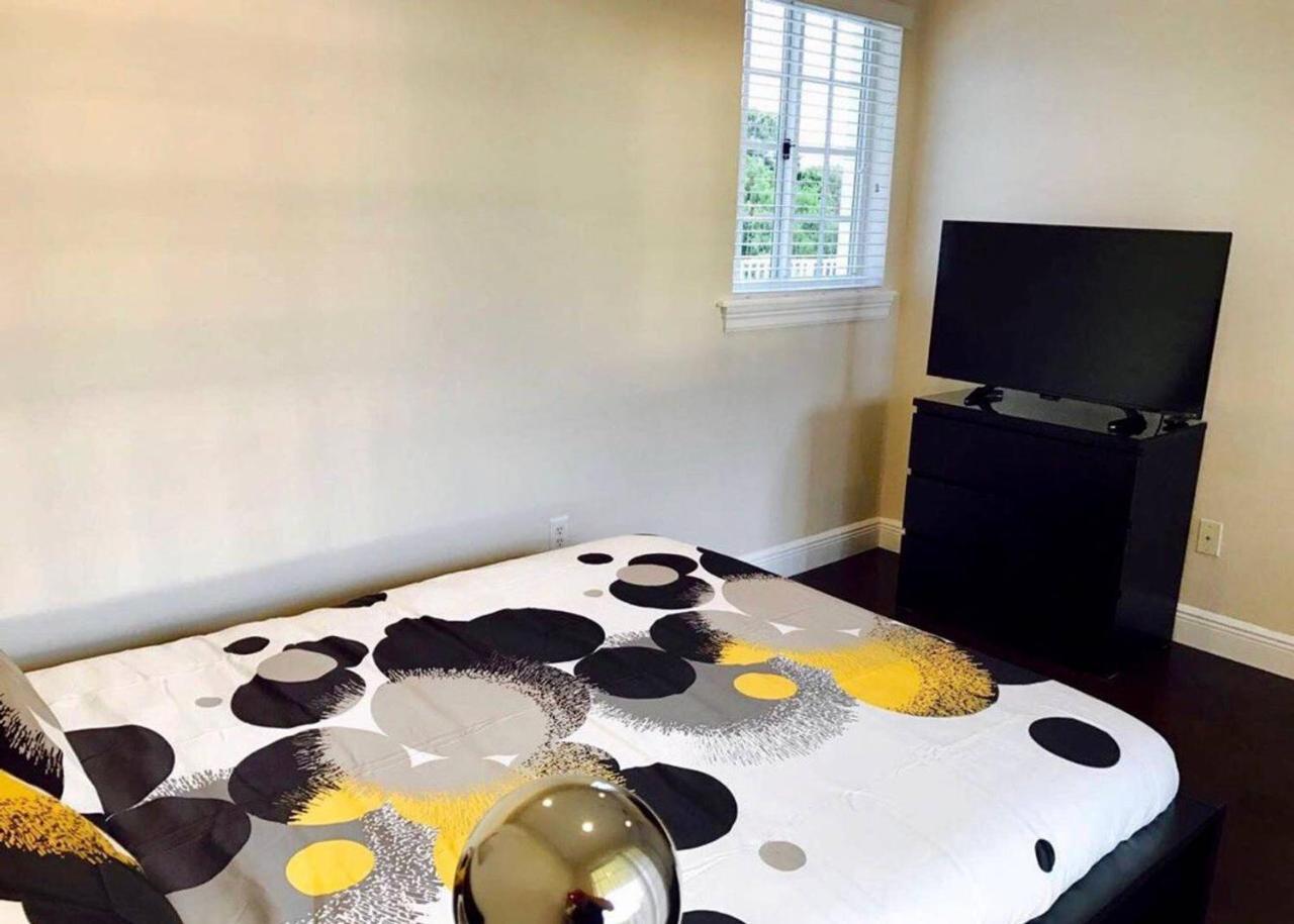 New 4 Bedroom House Close To Everything In Fll#320 Holiday home Fort Lauderdale