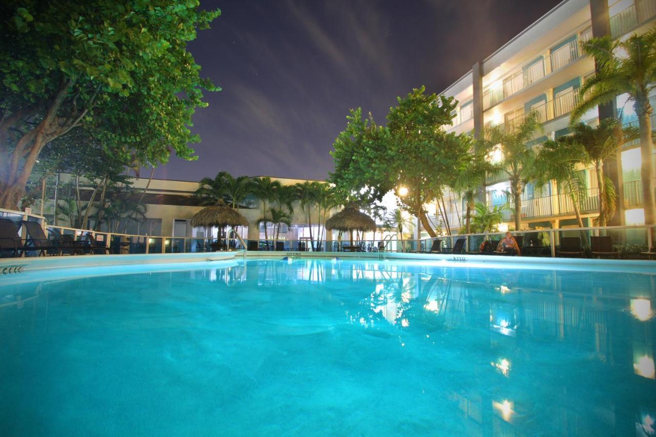 Lauderdale Grand Hotel 3*