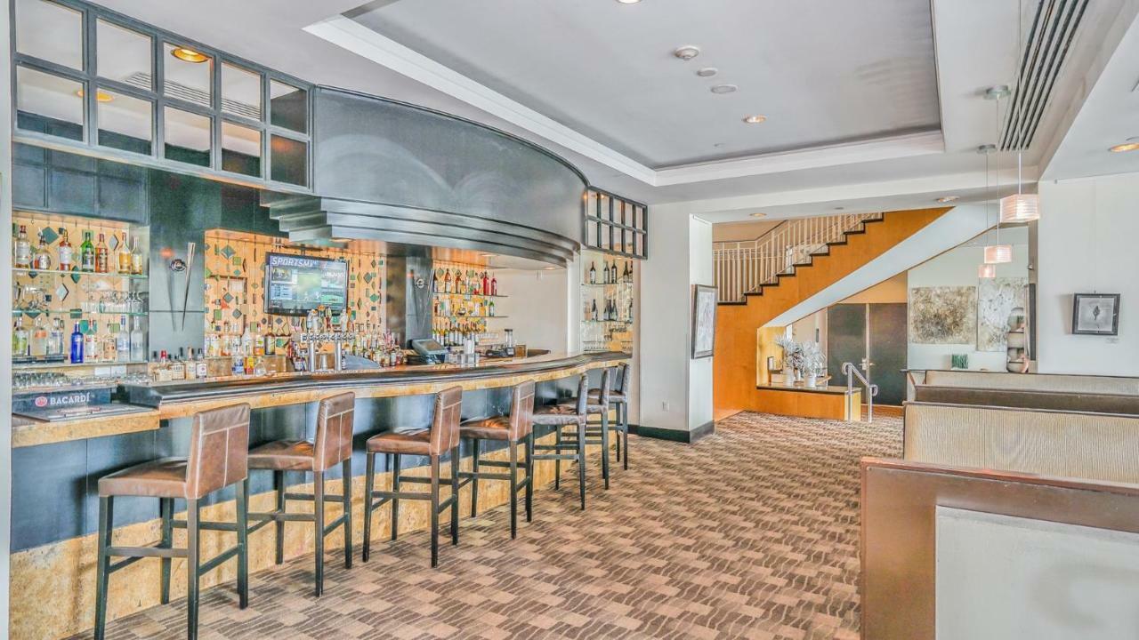 Gallery One - A Doubletree By Hilton