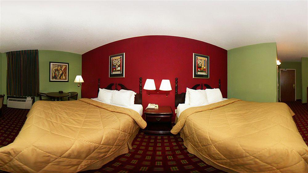 Comfort & Lauderdale West Turnpike Hotel 2*