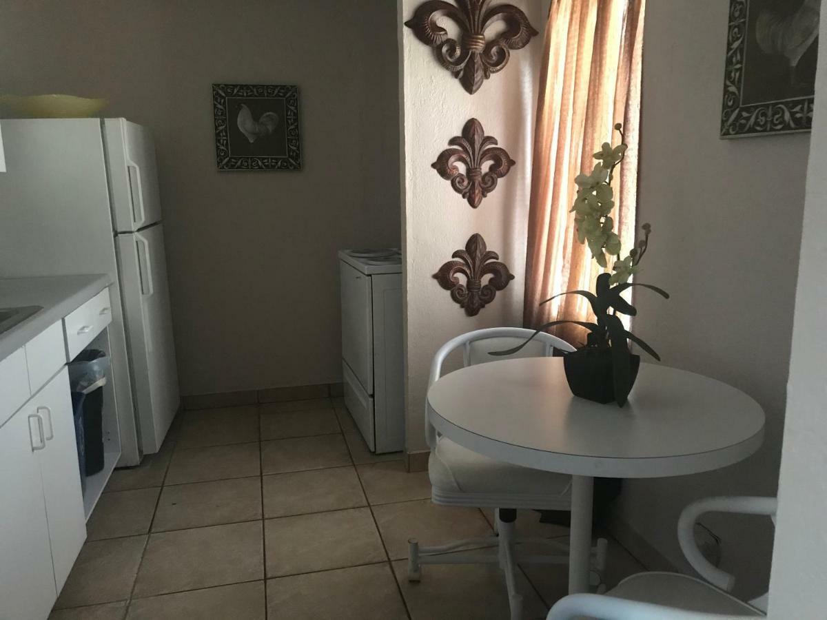 Hotel Leather Guest House-gay Male Only Fort Lauderdale