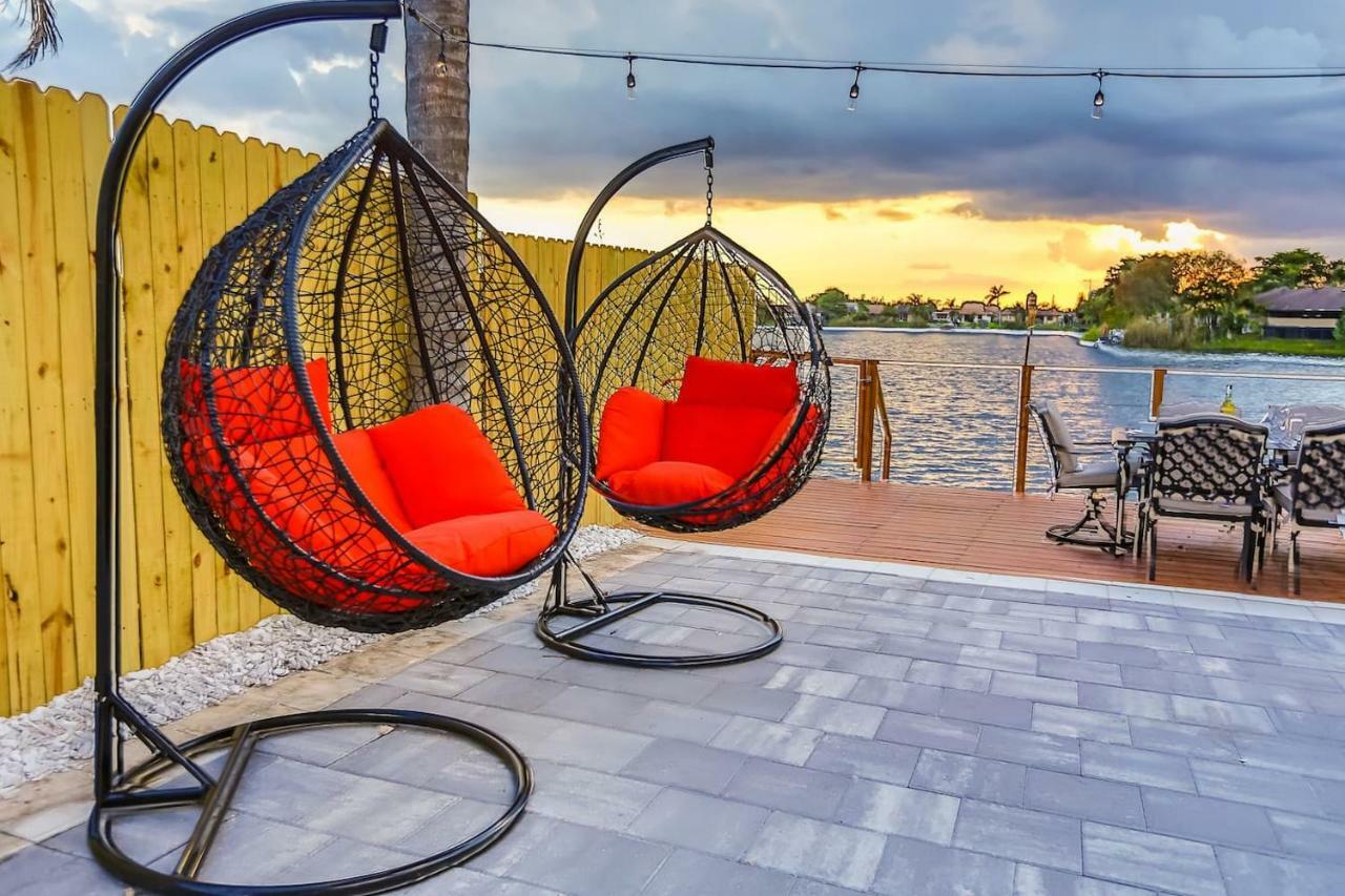 5 Star Pergola & Dine On Sun-splashed Luxury Deck