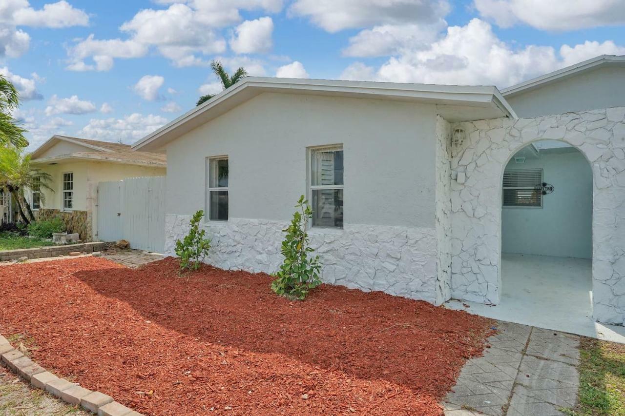 5 Star Pergola & Dine On Sun-splashed Luxury Deck Holiday home Fort Lauderdale