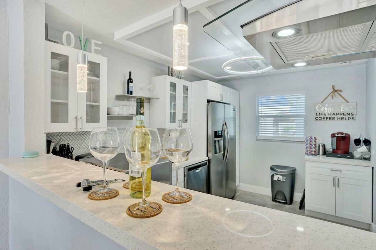 5 Star Pergola & Dine On Sun-splashed Luxury Deck * Fort Lauderdale