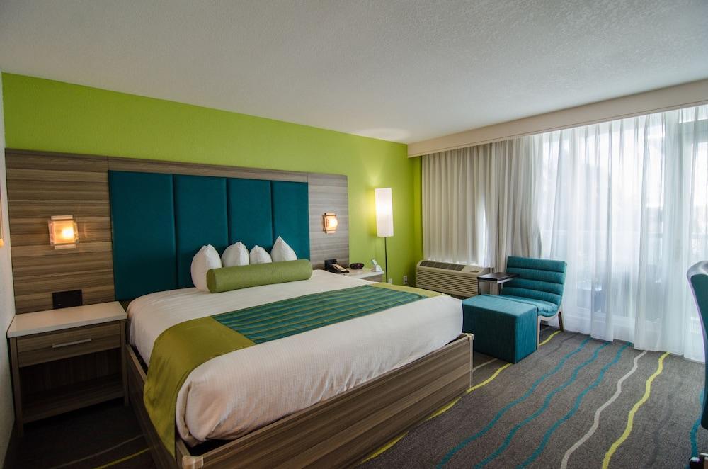 Western Oceanside 3*
