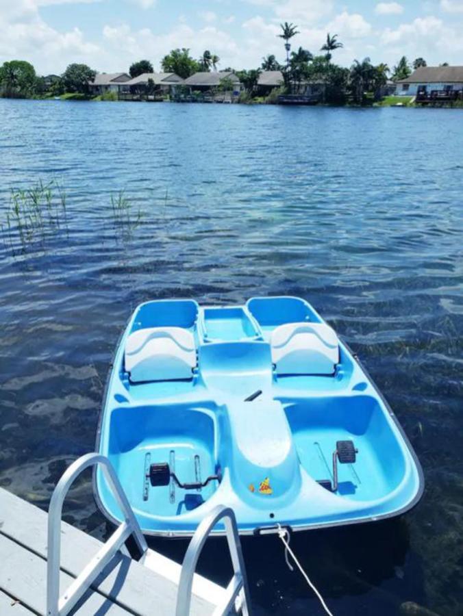 Lake Life - 3 2 Lake House Near Hardrock Casino Holiday home Fort Lauderdale