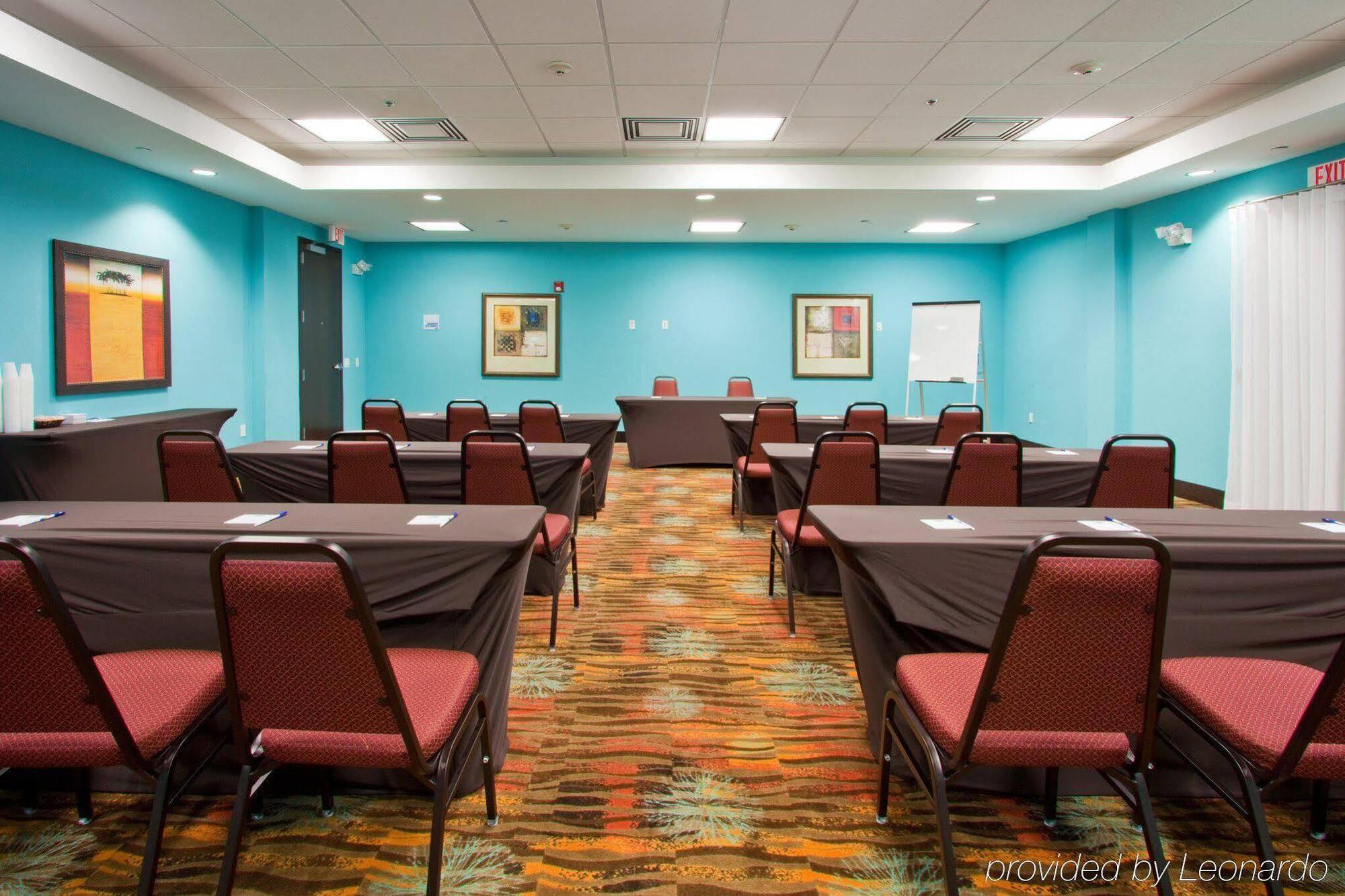 Express & Lauderdale Airport/cruise Port By Ihg Hotel 3*