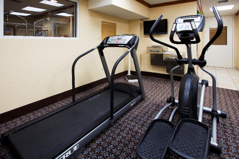 Candlewood Lauderdale Airport-cruise By Ihg Fort Lauderdale