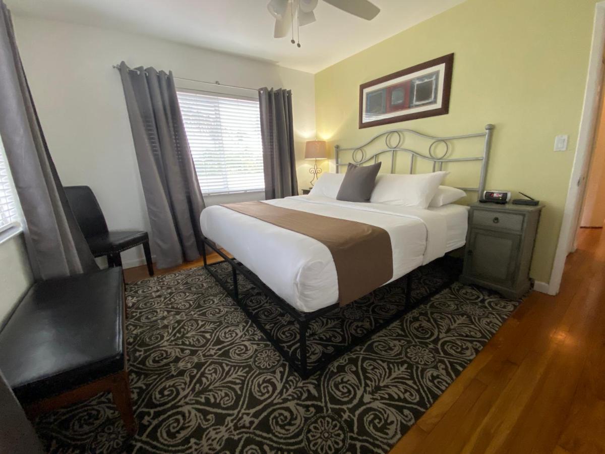 Resort The Cabanas Guesthouse & Spa - Gay Resort Catering To Gay Men 4*